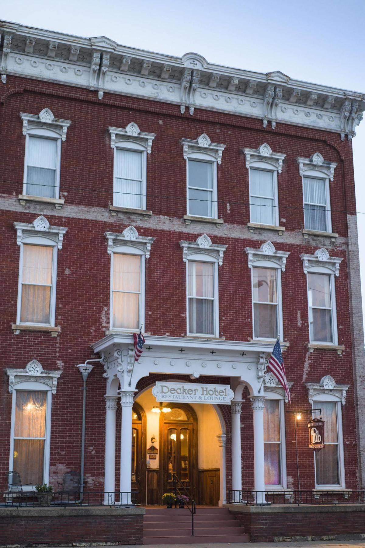 Decker Hotel & Bar Maquoketa 외부 사진