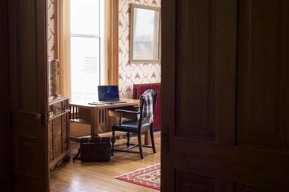 Decker Hotel & Bar Maquoketa 외부 사진
